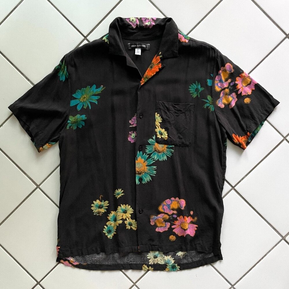 Urban Outfitters Rayon Floral Button-Up Shirt Men’s S